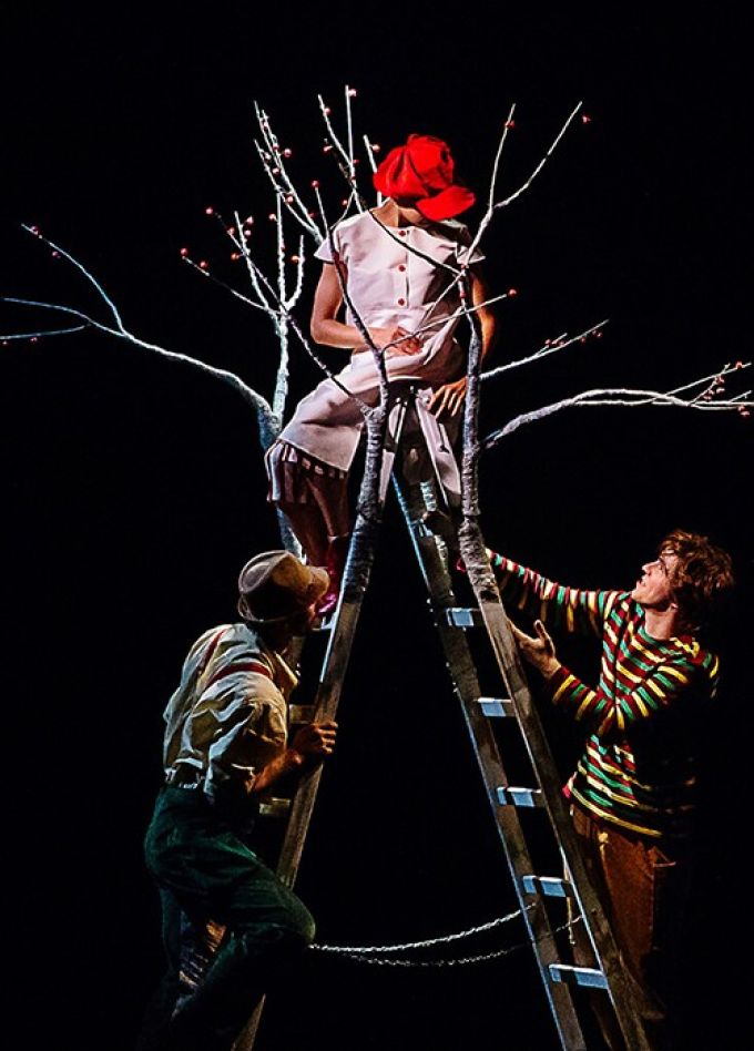 Спектакль «Мой дедушка был вишней»