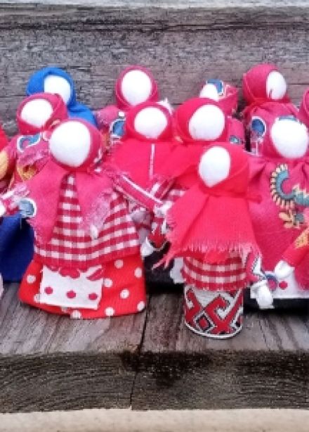 Мастер-класс по изготовлению кукол в народных костюмах «Русская краса».