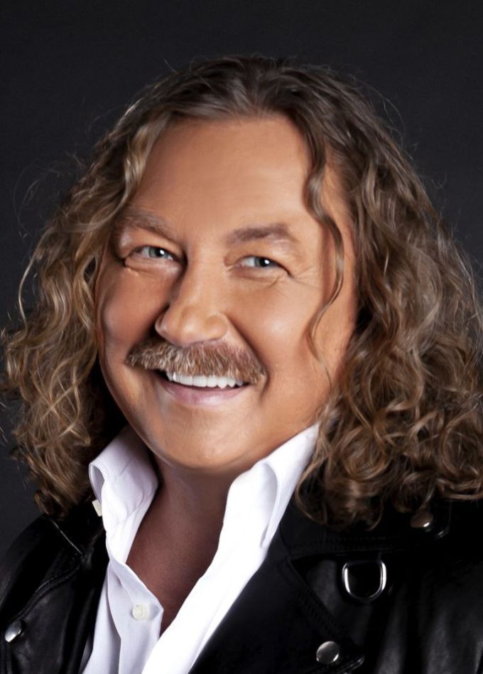 Игорь Николаев