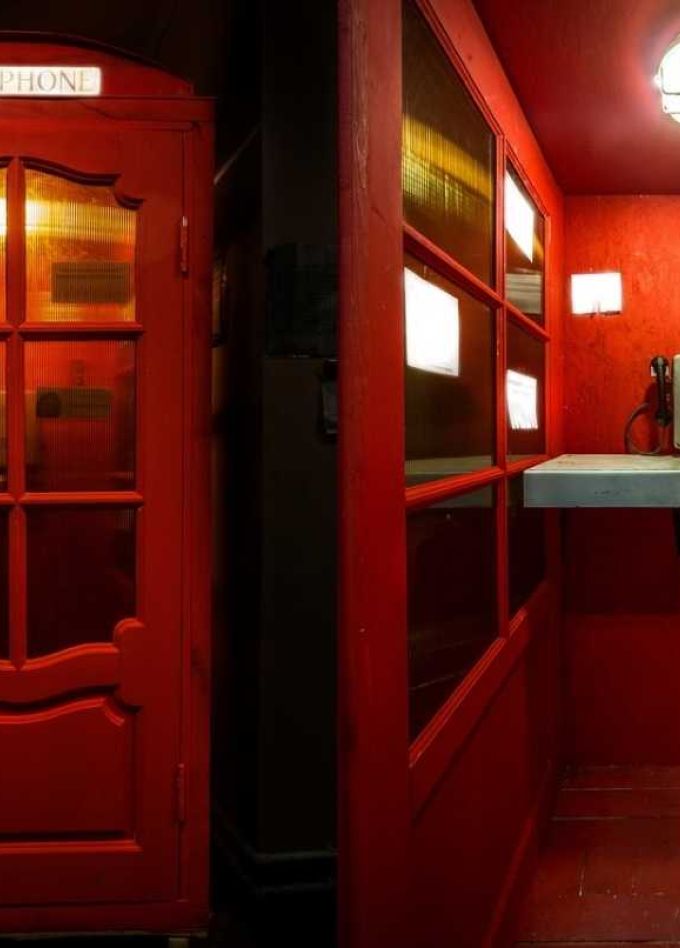 Телефонная будка