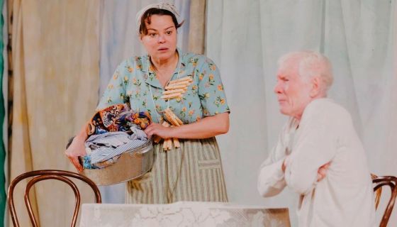 Спектакль «Любовь и голуби»